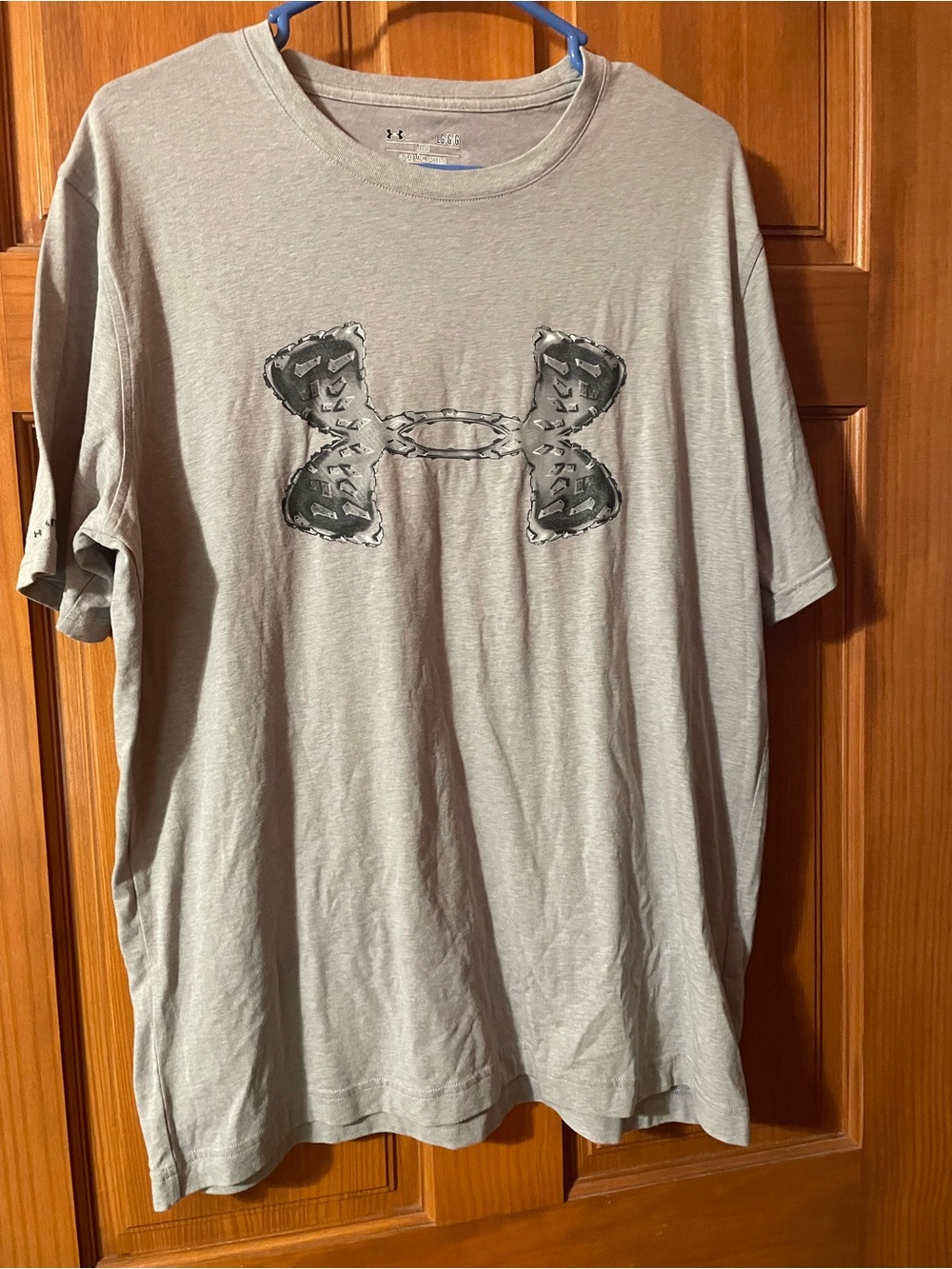 Under Armour Men's Light Gray Short Sleeve Tee with Logo